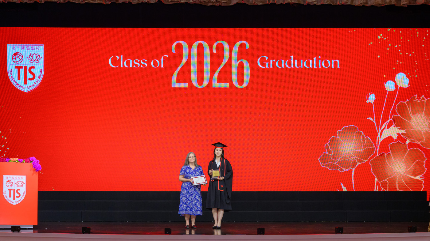 TIS-Graduation-2026-Spirit-of-Canada-Award-Presented-By-Ms.-MacPhee-to-Valedictorian-Cloris-Yan-1781232092.jpg