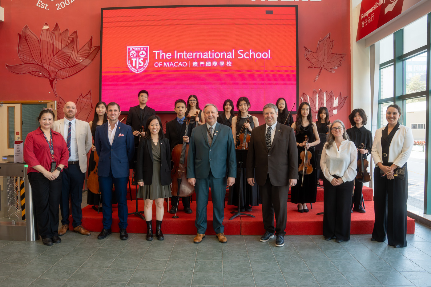 TIS-News-Release---Consul-General-of-Canada-Visits-The-International-School-of-Macao-1.jpg