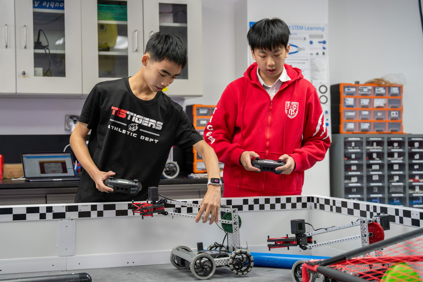 TIS-Robotics-Team-2023.jpg