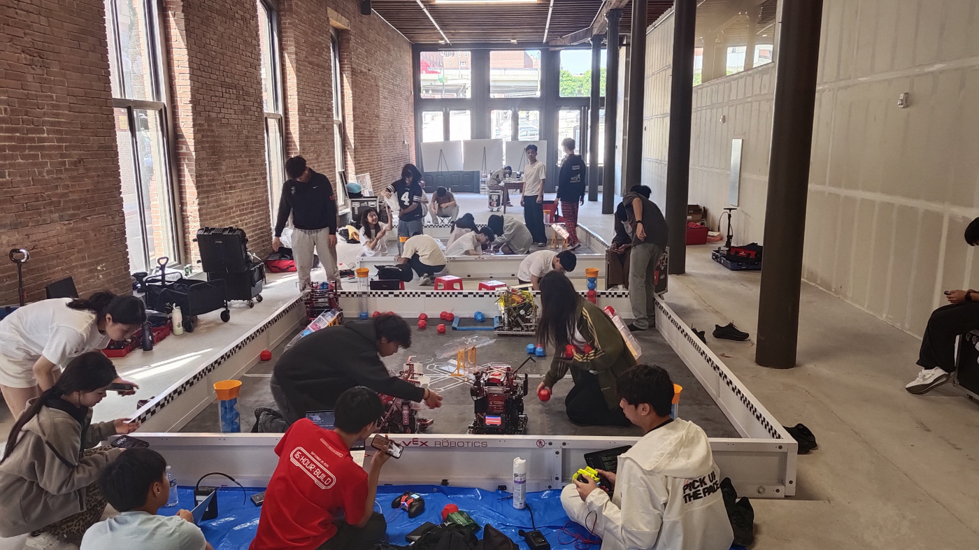 TIS-WIns-Design-Award-At-VEX-World-Championship-2026-5.jpg